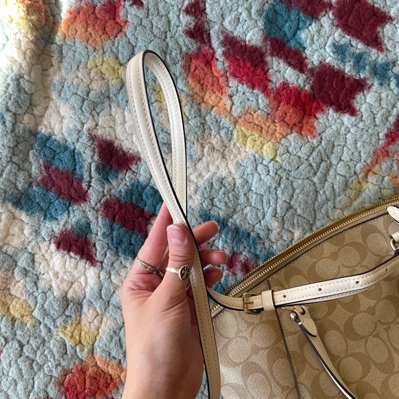 COACH PURSE - Picture 5 of 5